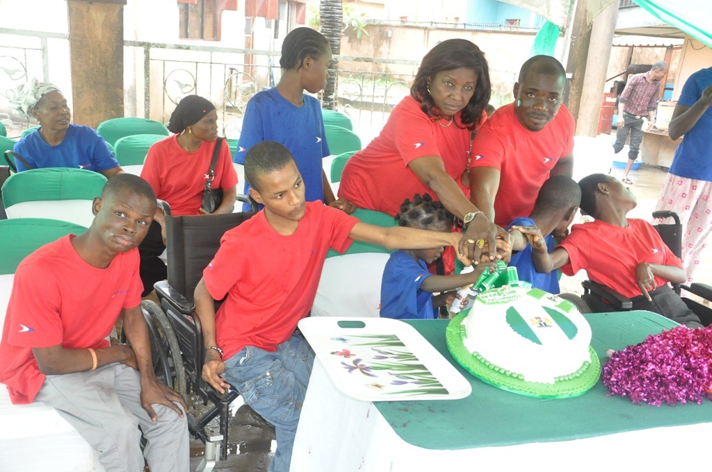 Nigeria at 54: Dana Air fetes Orphanage