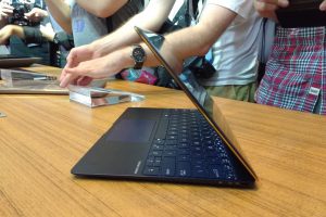 Gloves Off – Asus pitting its new ZenBook 3 Laptop against Apple’s MacBook